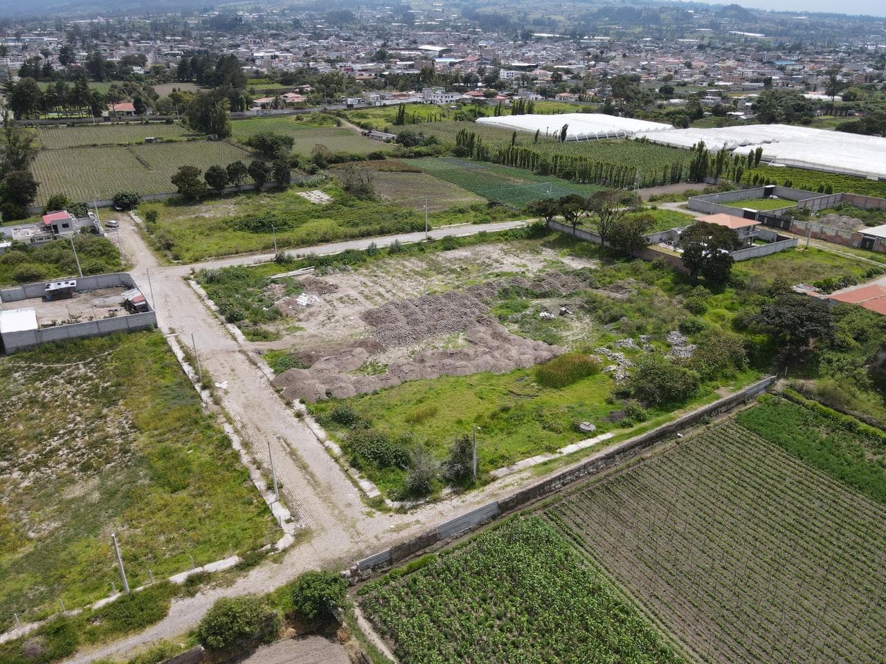 Terreno en Atuntaqui - 1