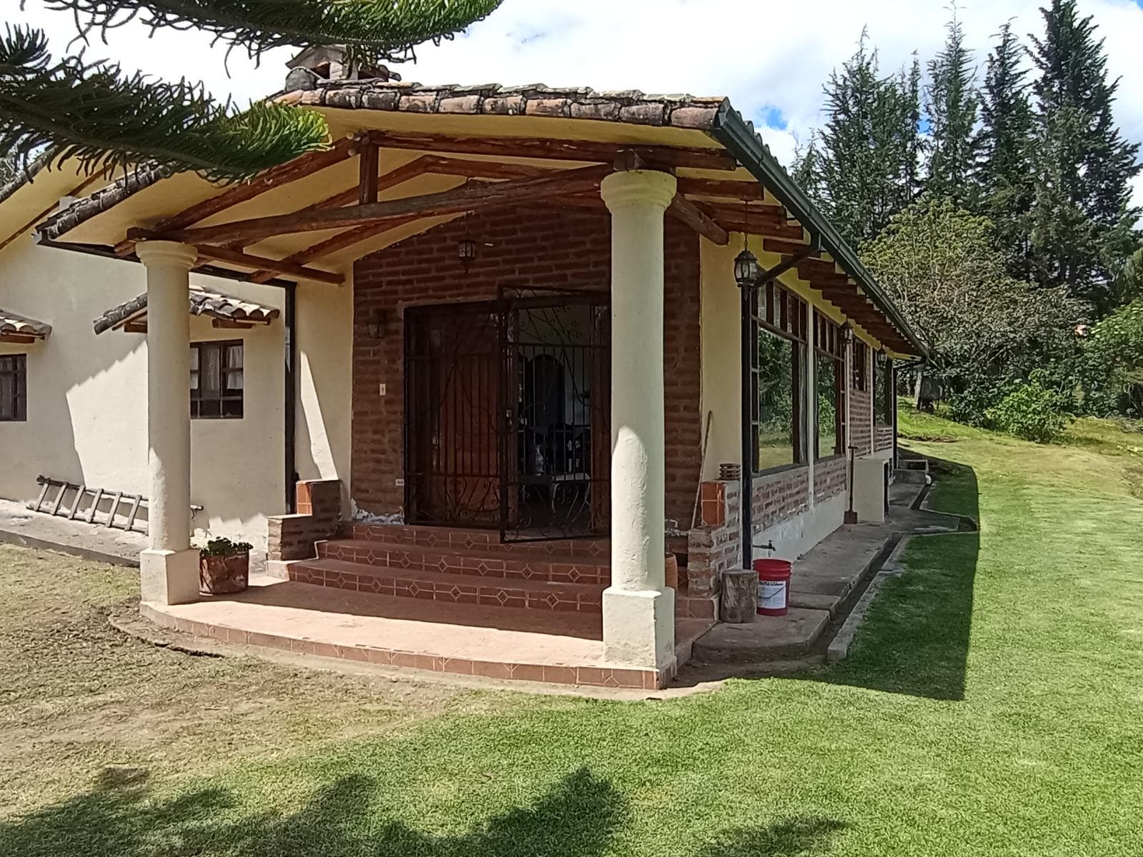 Hermosa Quinta Checa barrio La Tola - 1