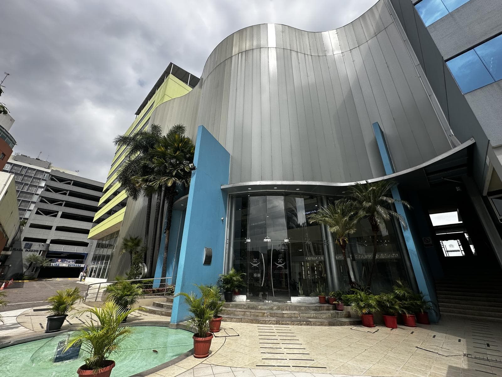 Alquiler de Oficina o Consultorio frente a mall del sol AD - 1