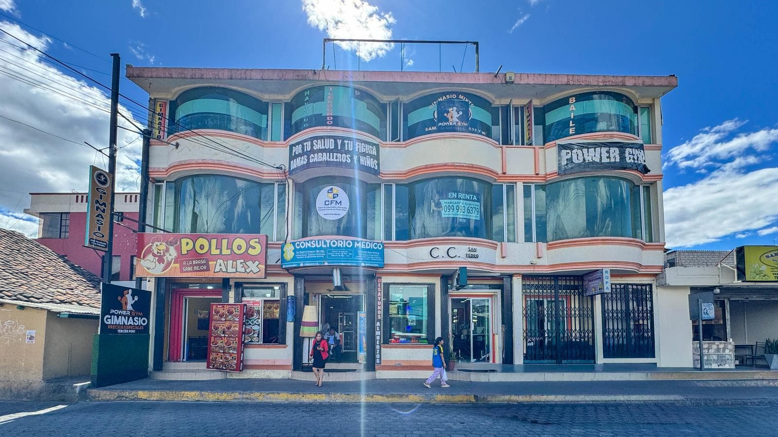 Amplio Local Comercial San Pedro de Taboada para consultorio, salón de belleza u oficinas - 1