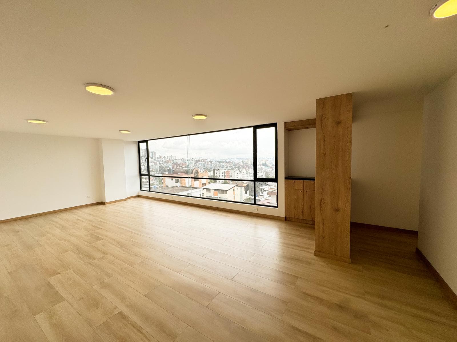 DE OPORTUNIDAD ESPECTACULAR DEPARTAMENTO 130.50 m2 GRANDA CENTENO - 1