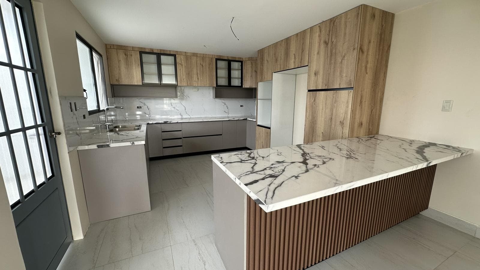 Venta de Casa Duplex por estrenar Las Cumbres, Los Ceibos- 3 Habitaciones. M.A. - 1