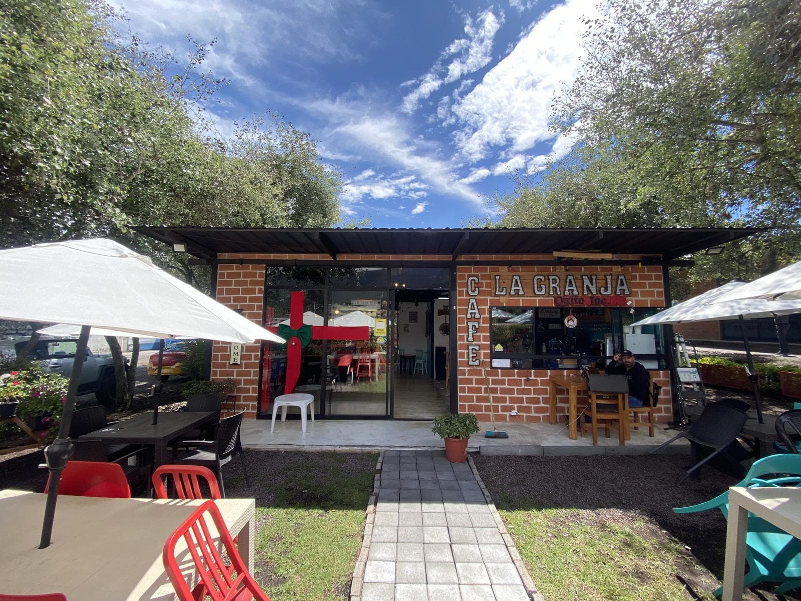 Local Comercial de arriendo ubicado dentro de lumbicity. Estacionamientos, seguridad, - 1