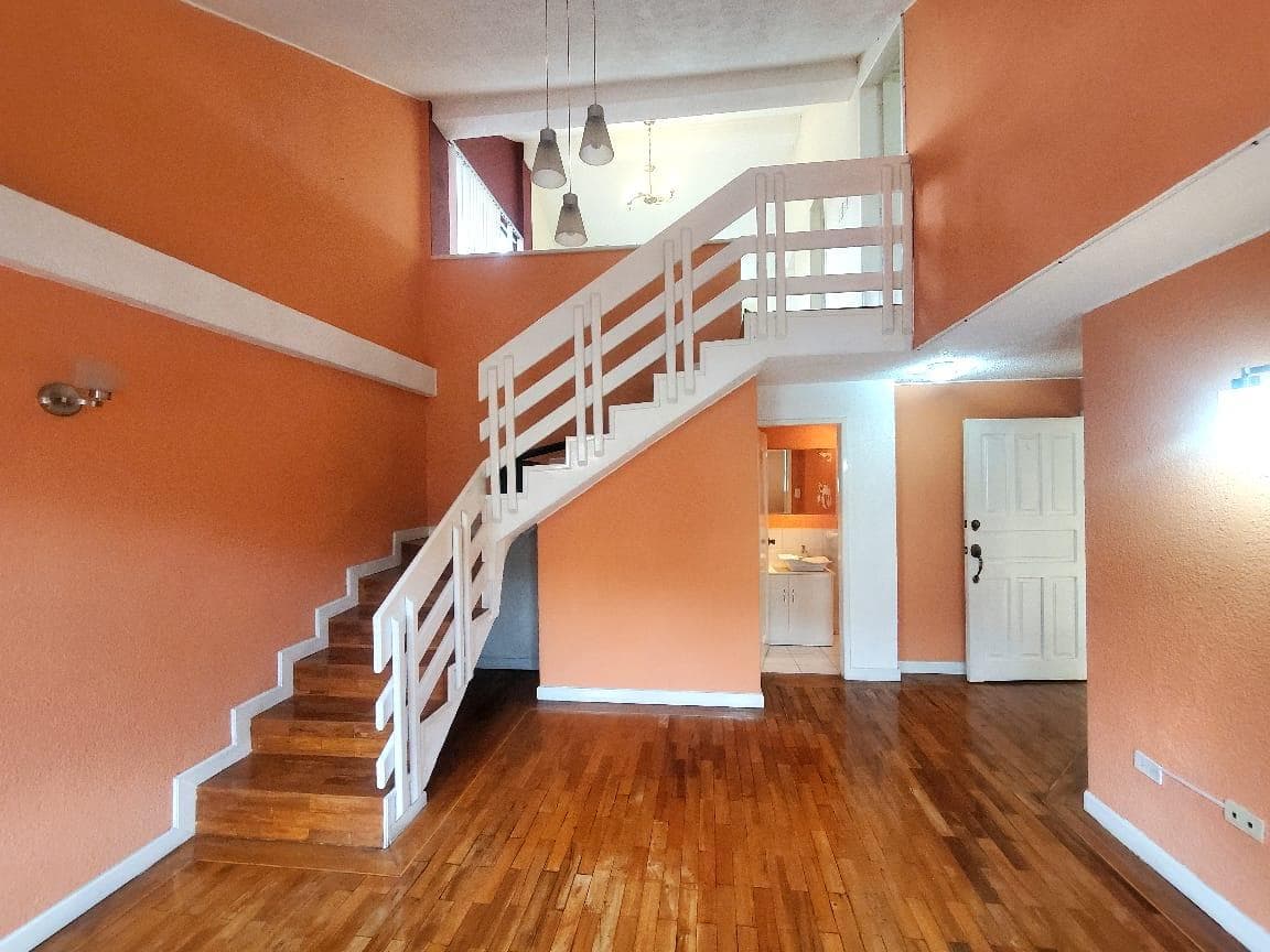 Departamento Duplex de 2 Dormitorios en Venta Sector Monjas Valle de los Chillos - 1