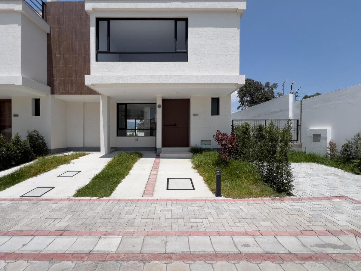 Casa de venta por estrenar cerca al Chaquiñan - 1