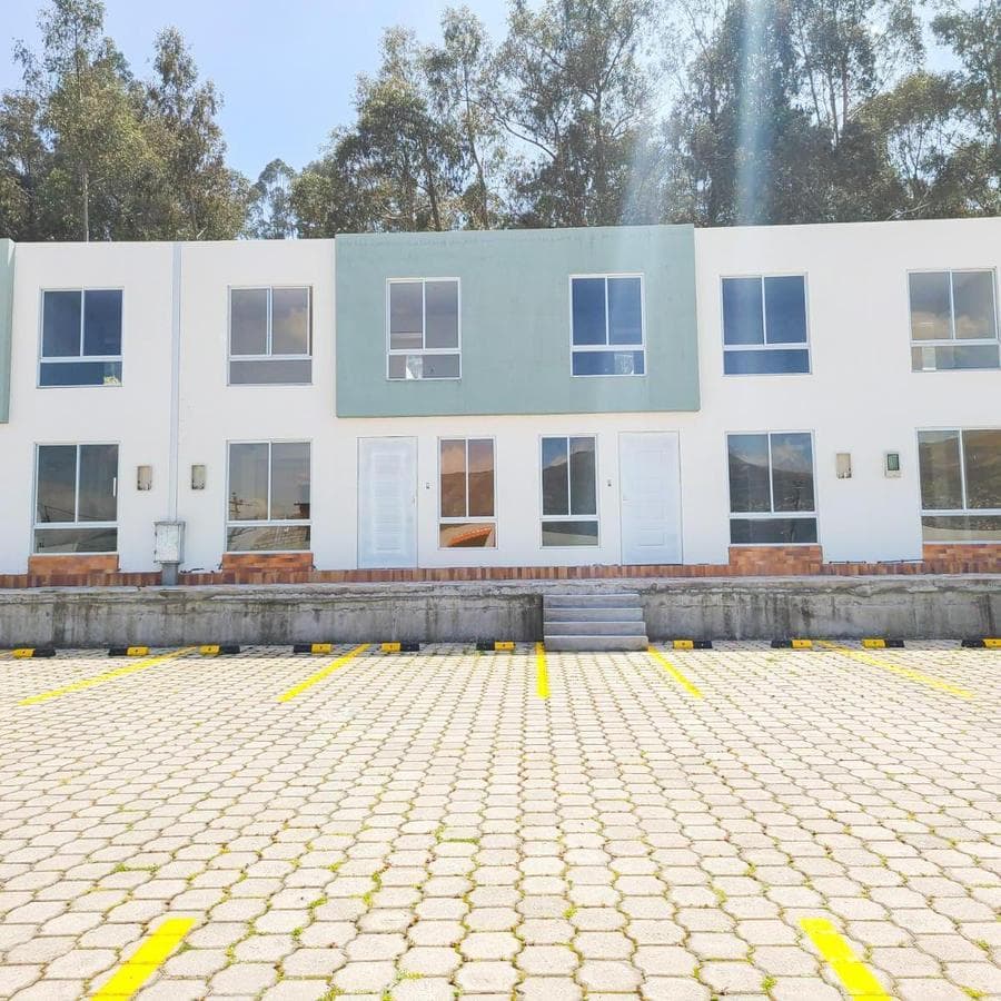 Casas Crédito Vip Guamaní Sur de Quito Tres Habitaciones - 1