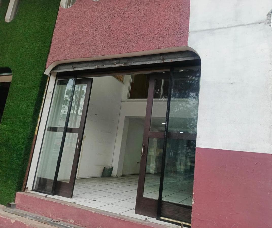 LOCAL DE ARRIENDO - 1