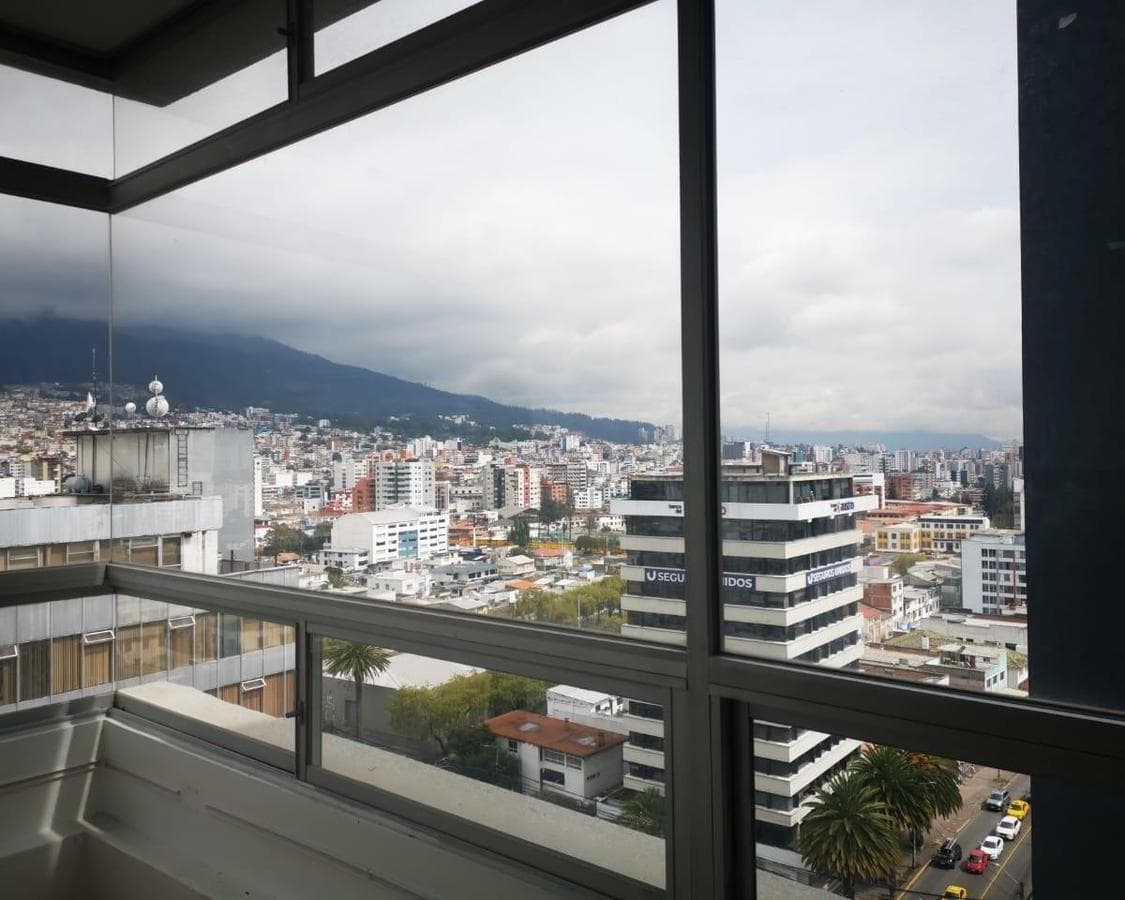 Oficina en Venta de 84m2 en Av. Colon - 1