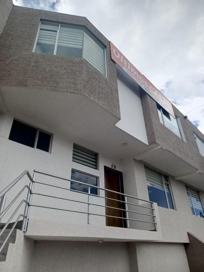 CASA EN VENTA EN EL SUR DE AMBATO - 1