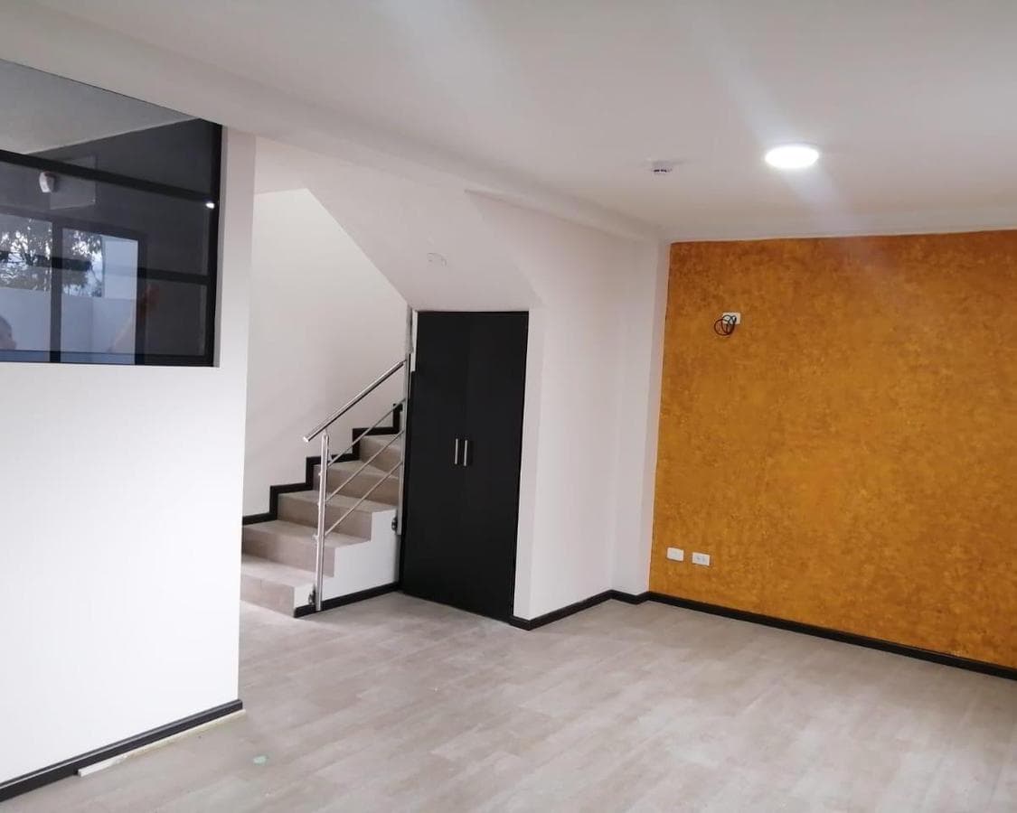 CASA EN VENTA POR ESTRENAR EN SANTA ROSA - 1