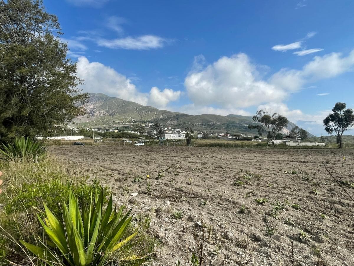 Venta terrenos desde 635m2 en la Mitad del Mundo - 1