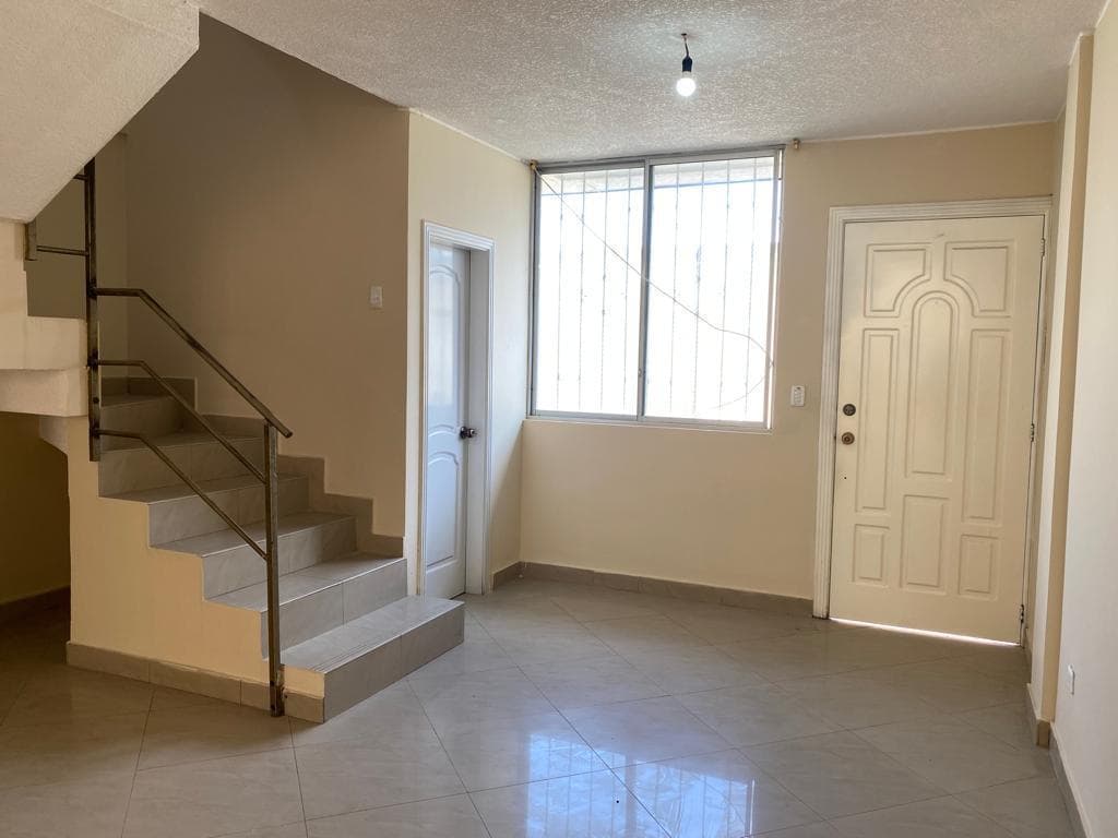 Venta casa, sector Calderón - 1