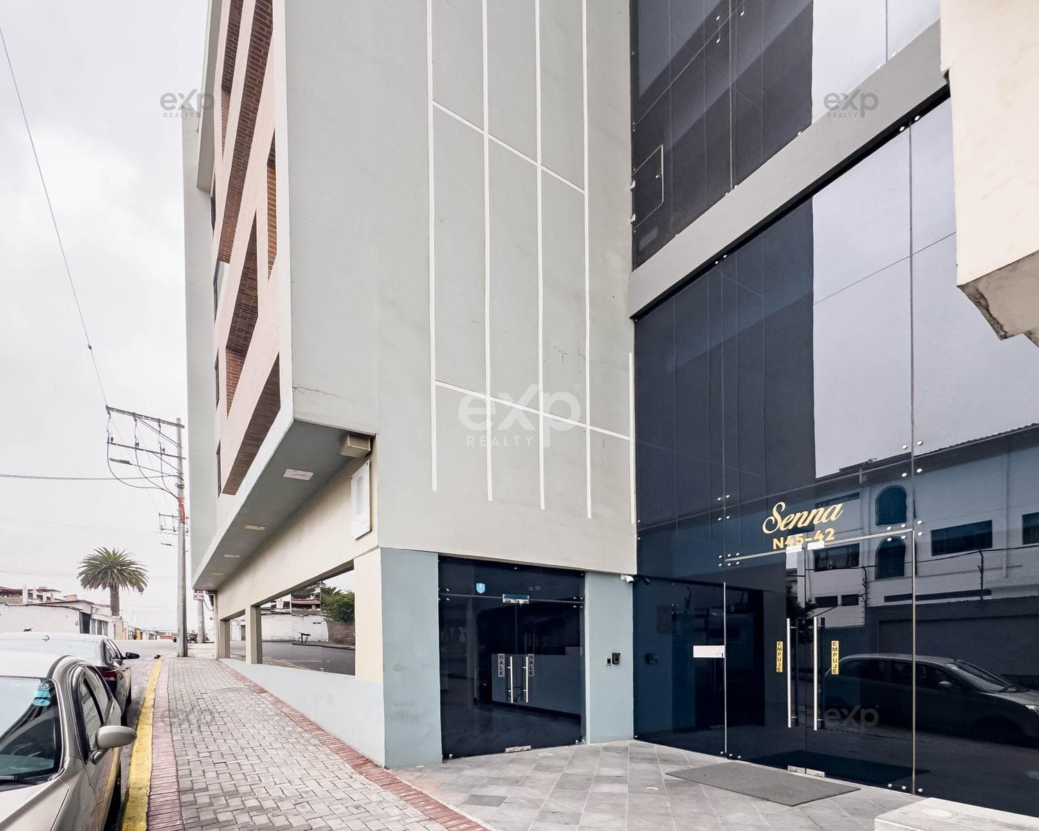 Local Comercial en Renta – El Batán, 103 m², Ideal para Negocios - 1