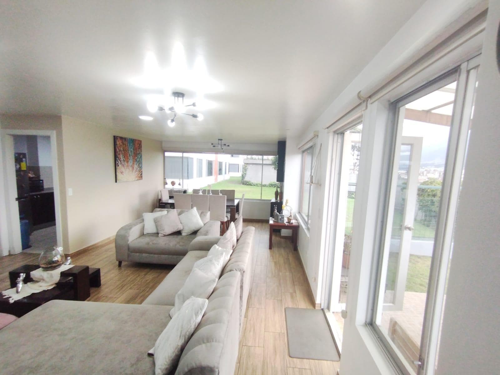Monteserrin,Platinum Plaza 190m2,Parqueadero y jardin independiente - 1