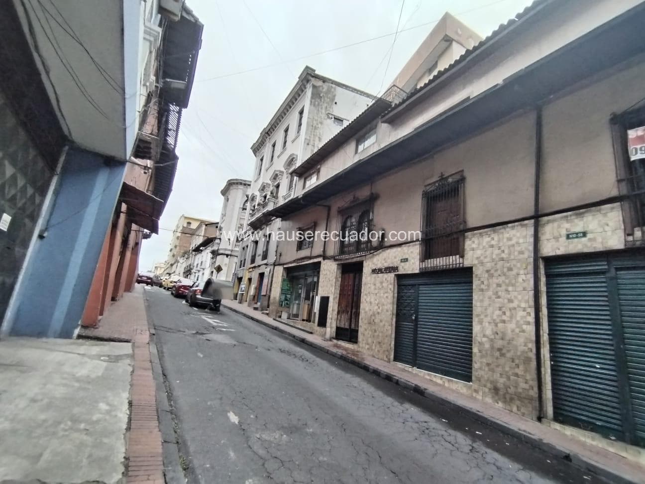Edificio Rentero con 11 Unidades, incluido 3 Locales Comerciales – Centro Histórico Quito - 1