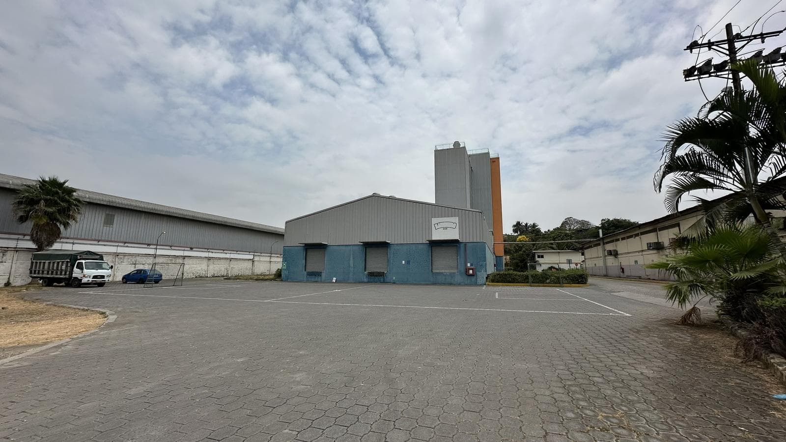 VENTA DE TERRENO INDUSTRIAL ZI-3, VIA DAULE, SECTOR INMACONSA - 1