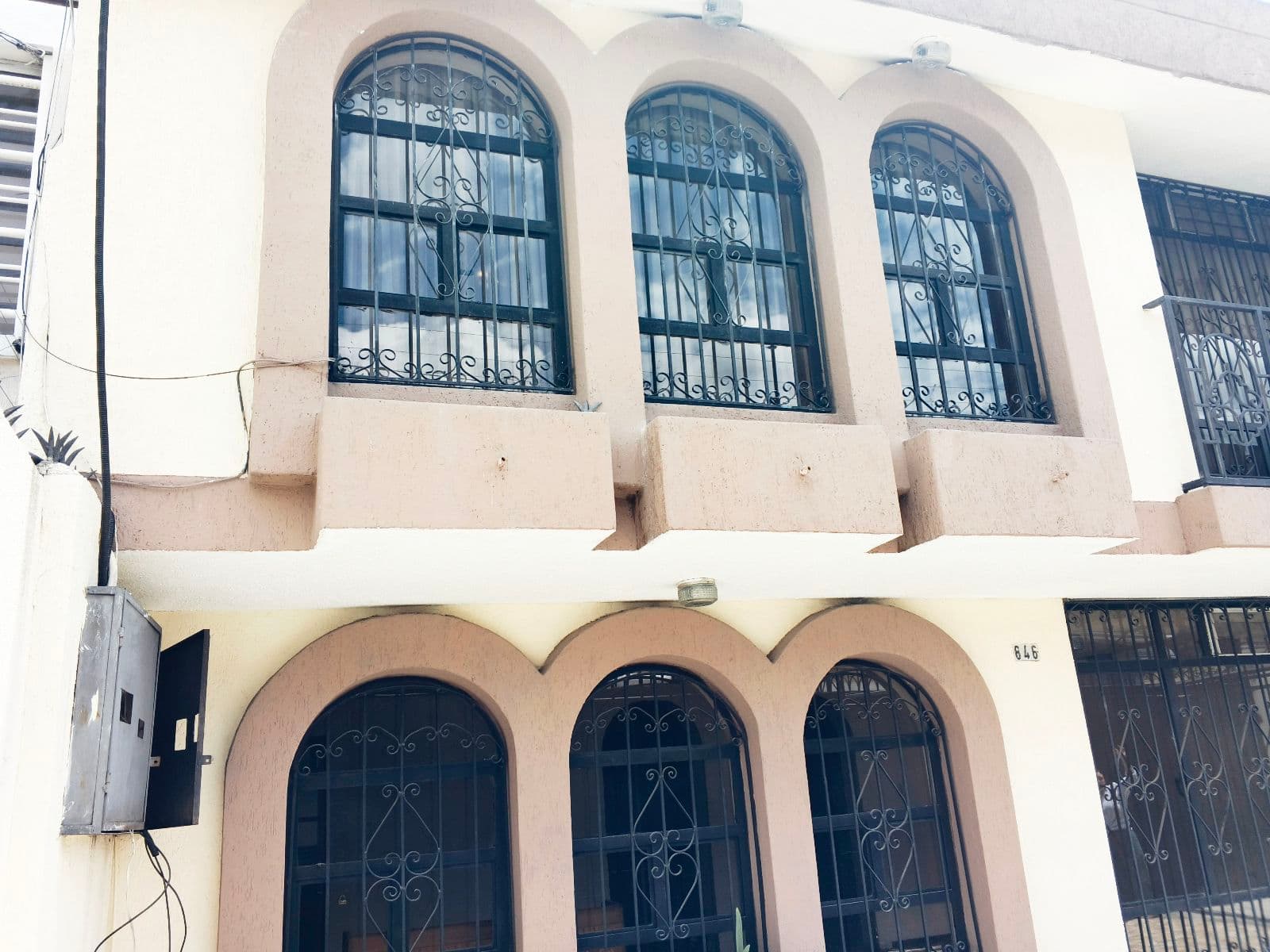 Casa en venta comercial con departamentos sector Jipijapa - 1