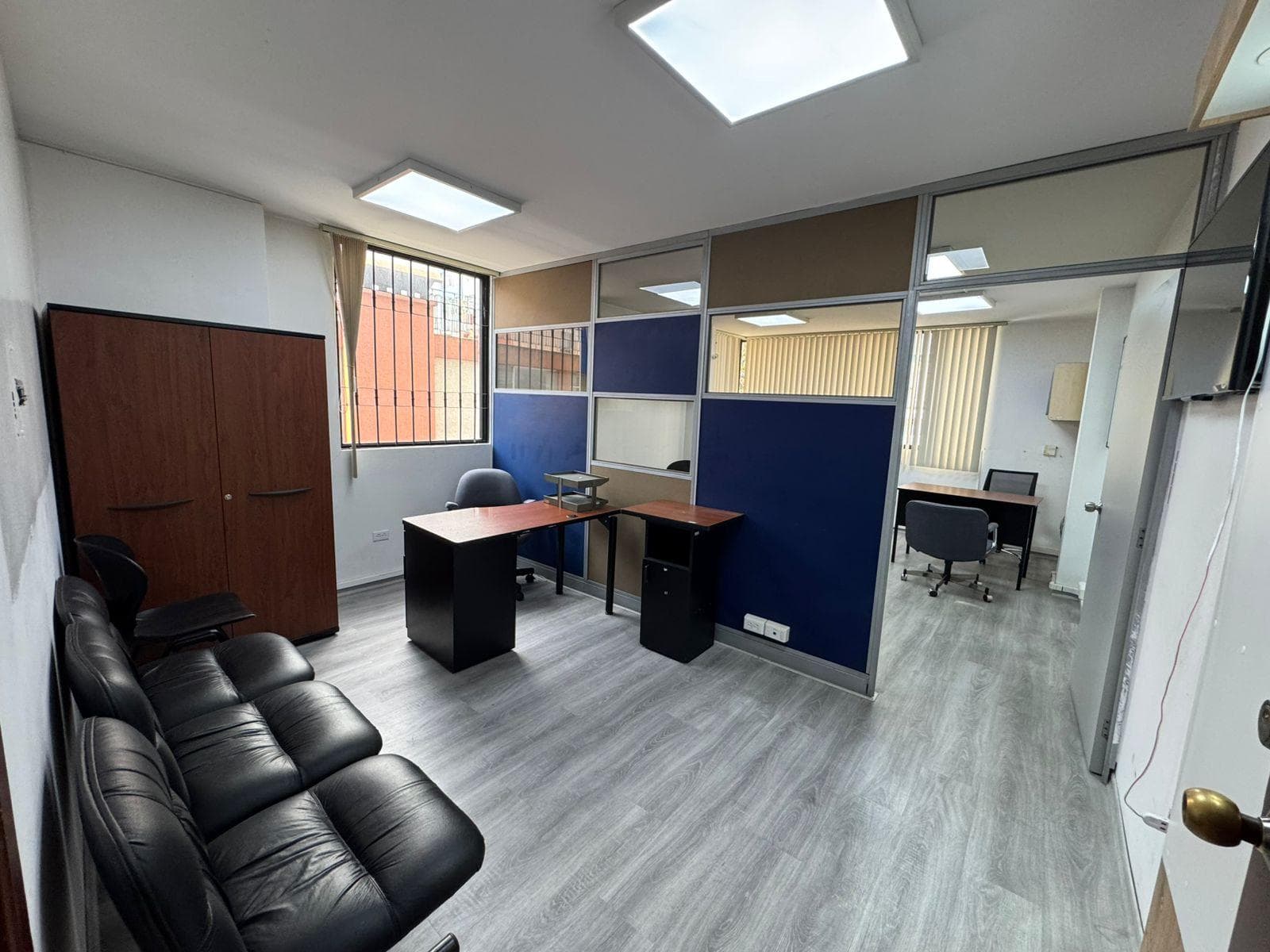 Arriendo Oficina 30m2 Amoblada en la Mariana De Jesus - 1