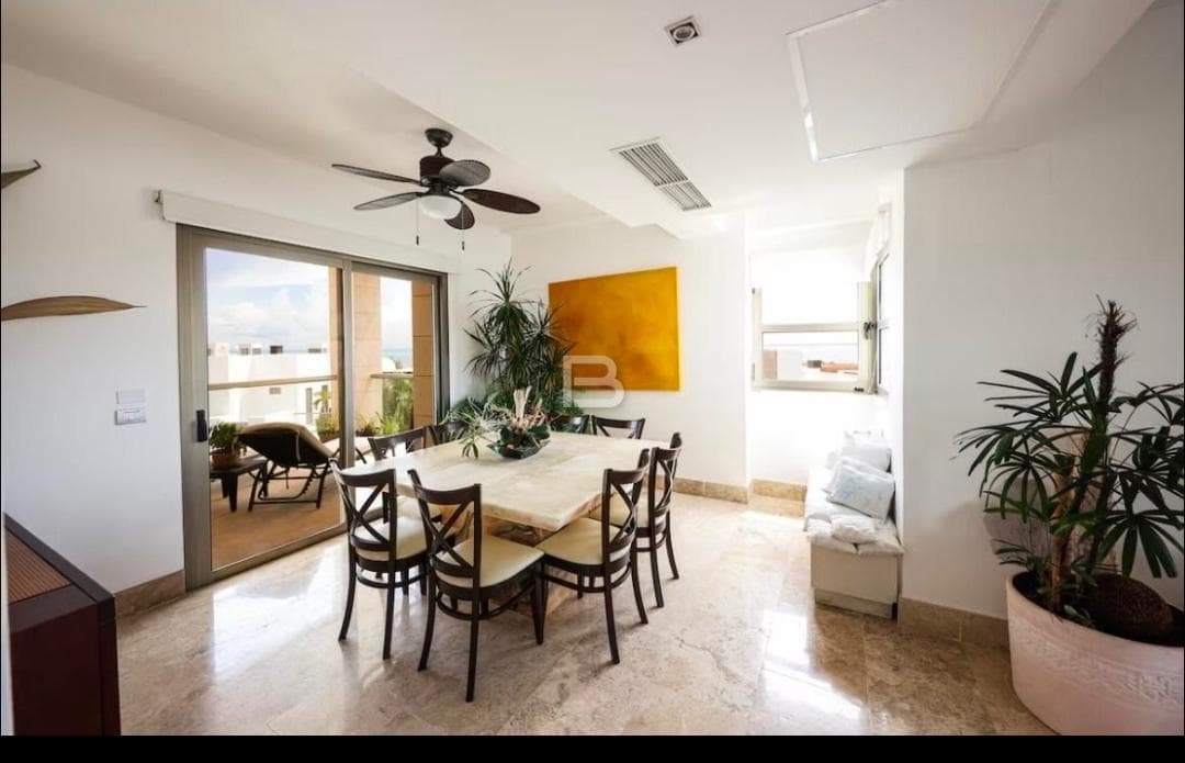 DEPARTAMENTO EN VENTA DE 2 HABITACIONES CON ALBERCA EN PLAYA MUJERES - 1
