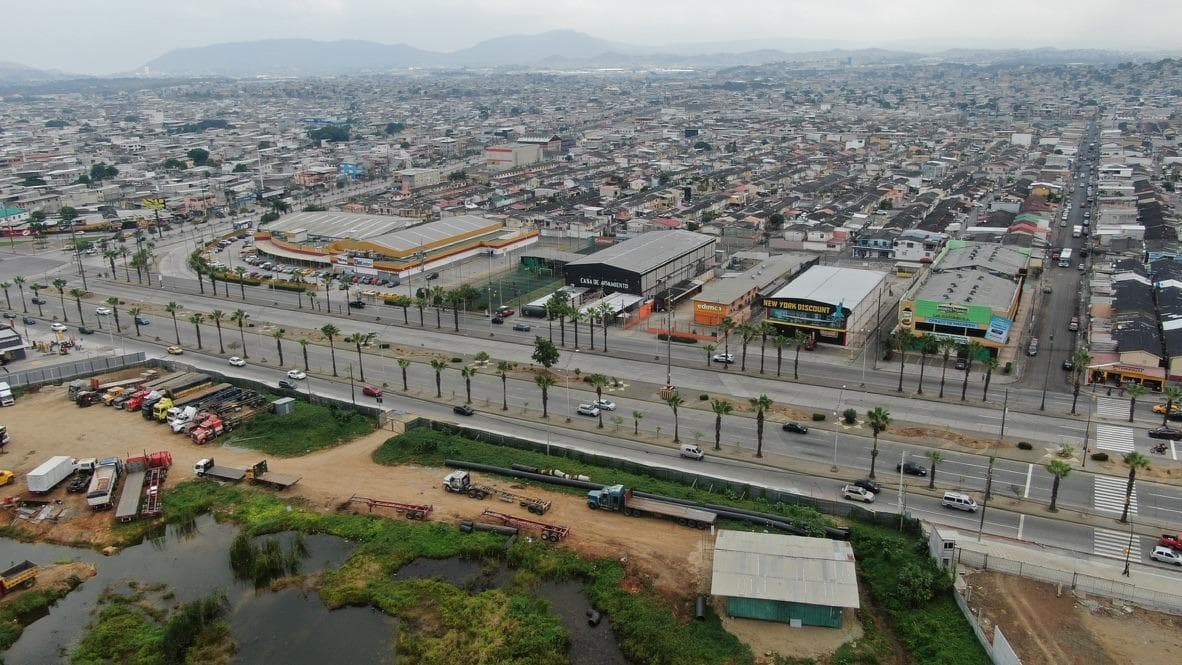 ALQUILER TERRENO COMERCIAL ESQUINERO , SECTOR MALL DEL NORTE - 1