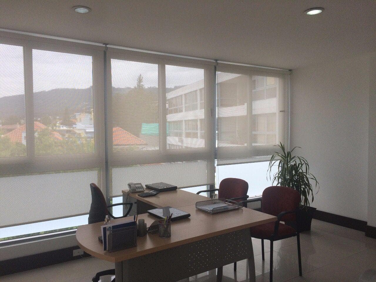 OFICINA AMOBLADA 60M2 EN ARRIENDO EN CUMBAYA - 1