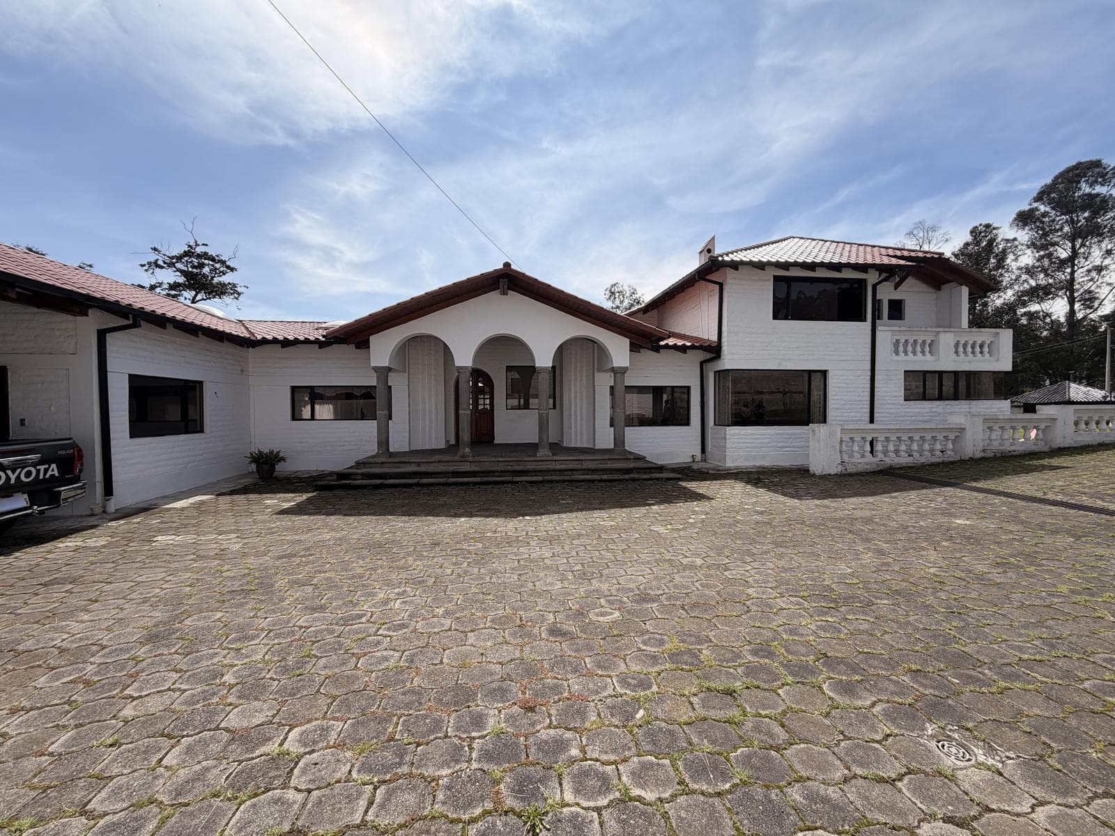 CONOCOTO / RESIDENCIA DE LUJO / Calle: Fidel López - Ontaneda - 1