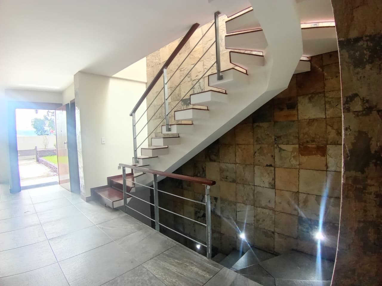 arriendo casa San Juan Alto / frente al colegio Terranova - 1