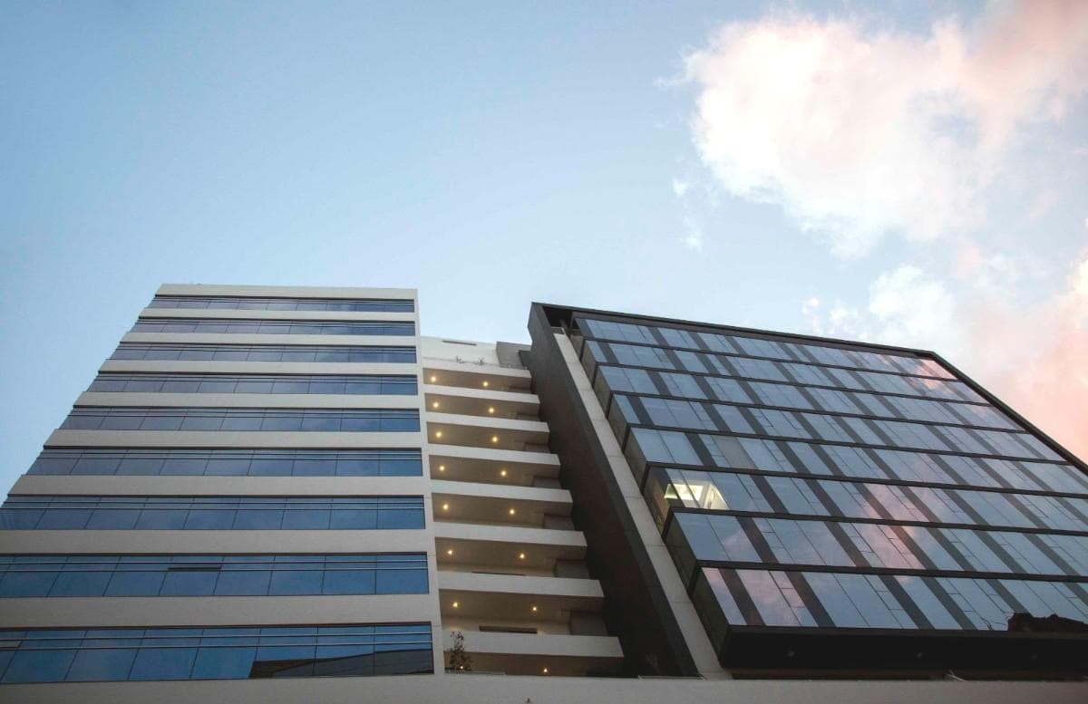 Venta de Oficina, Av. Amazonas, Frente al Parque de la Carolina - 1