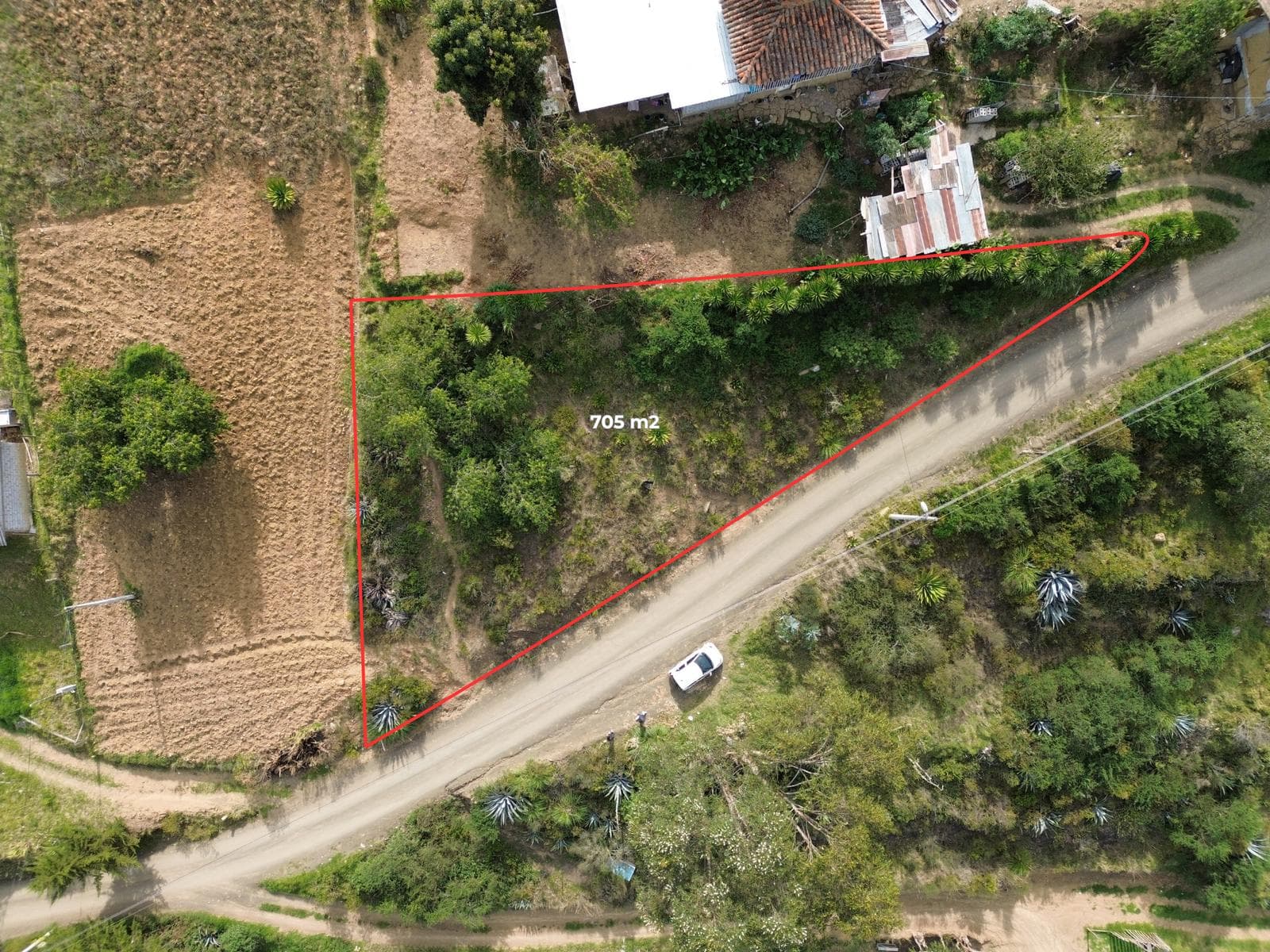 Terreno de 705 m2 economico - 1