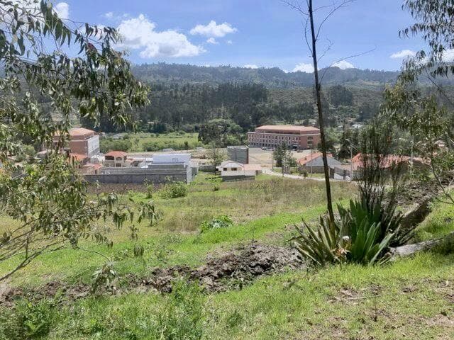 Sitio en venta 4.150m2c/u sector Chuquipata (UNAE) vía Azogues - 1