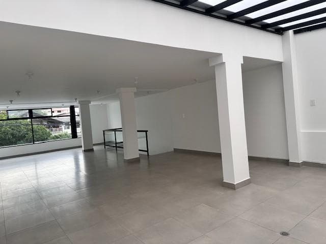 RENTO LOCAL COMERCIAL sector LA PRIMAVERA - 1