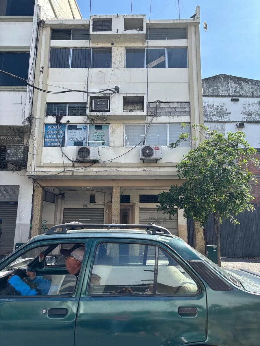 EDIFICIO COMERCIAL / QUISQUIS ENTRE G.MORENO Y AV DEL EJERCITO (YM) - 1