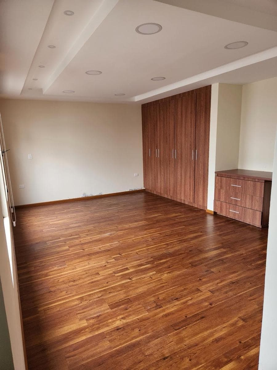 Arriendo Departamento Amoblado en el Centro de Latacunga - 1