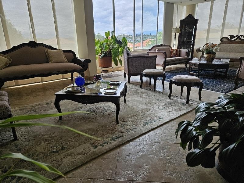 Venta Hermosa Casa, Cumbaya, Urbanizacion privada, a 2 cuadras Colegio Menor - 1