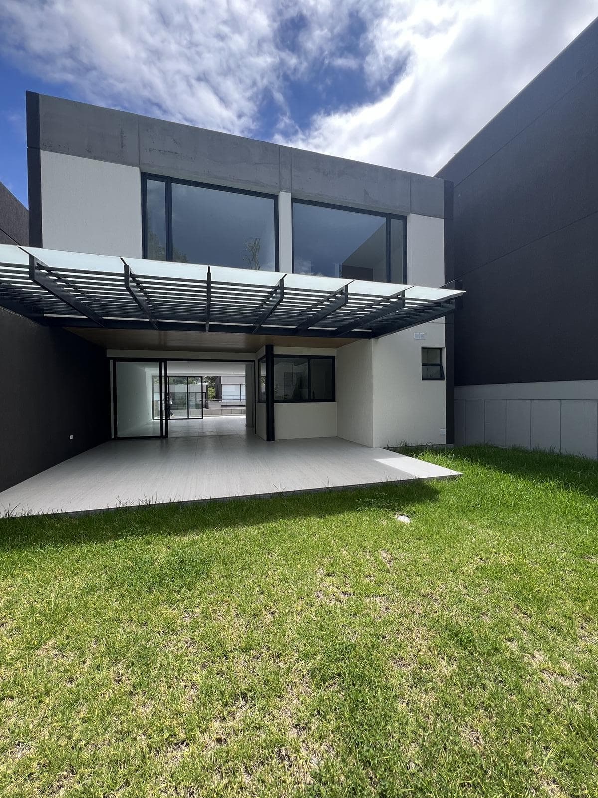 CASA DE RENTA POR ESTRENAR EN LA VIÑA DENTRO DE CONJUNTO , MODERNA, SEGURA (CR) - 1
