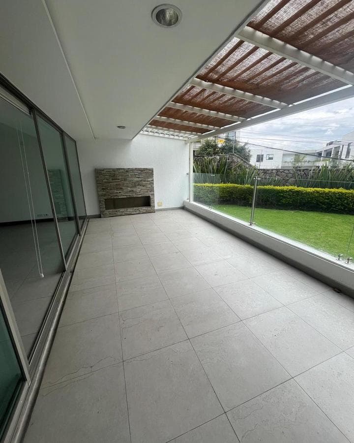 Suite en Cumbayá , OPORTUNIDAD, zona Auqui Chico, diseño Fez, - 1