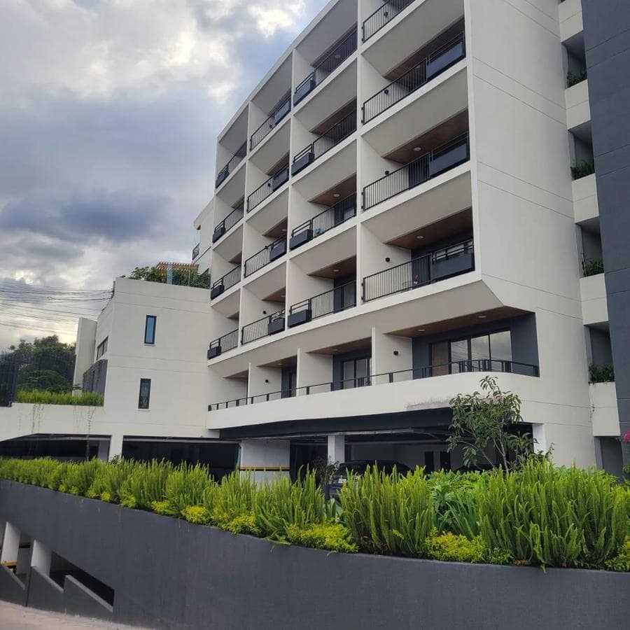 Lindo Estudio por estrenar con balcón Amoblada en Cumbaya - 1