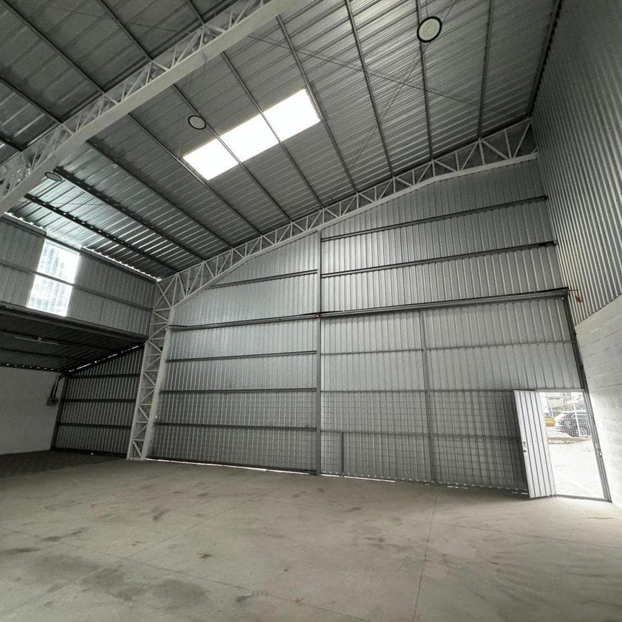 VENDO GALPON COMERCIAL - VIA PRINCIPAL - SECTOR PIFO - CERCA A LA RUTA VIVA *mm* - 1