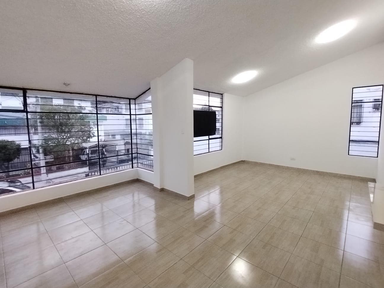 JV Norte de Quito Sector La Luz Departamento Remodelado en Venta 122 m con terraza - 1