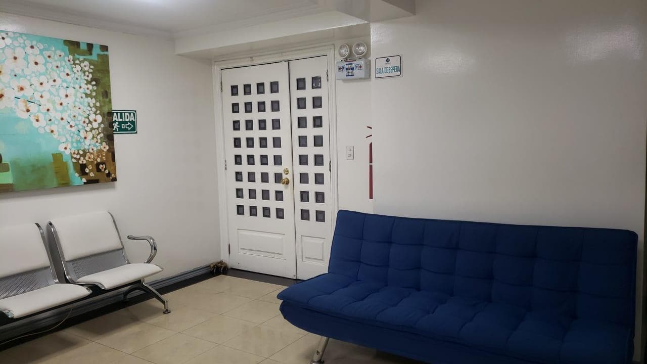 Oficina de venta en República de El Salvador, Ideal para consultorio o clínica - 1