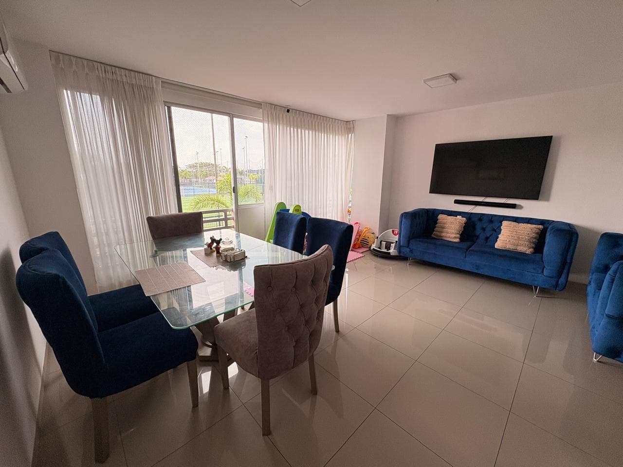 VENTA DE DEPARTAMENTO 3 HABITACIONES EN URB LA ROMAREDA - 1