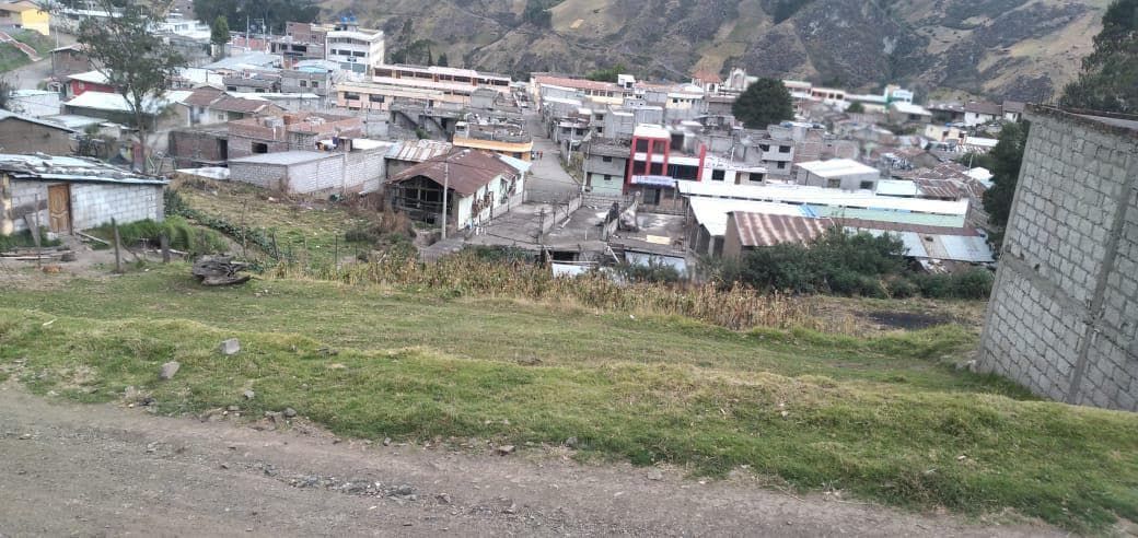 Vendo Terreno de 300m2-Simjatug-Guaranda - 1