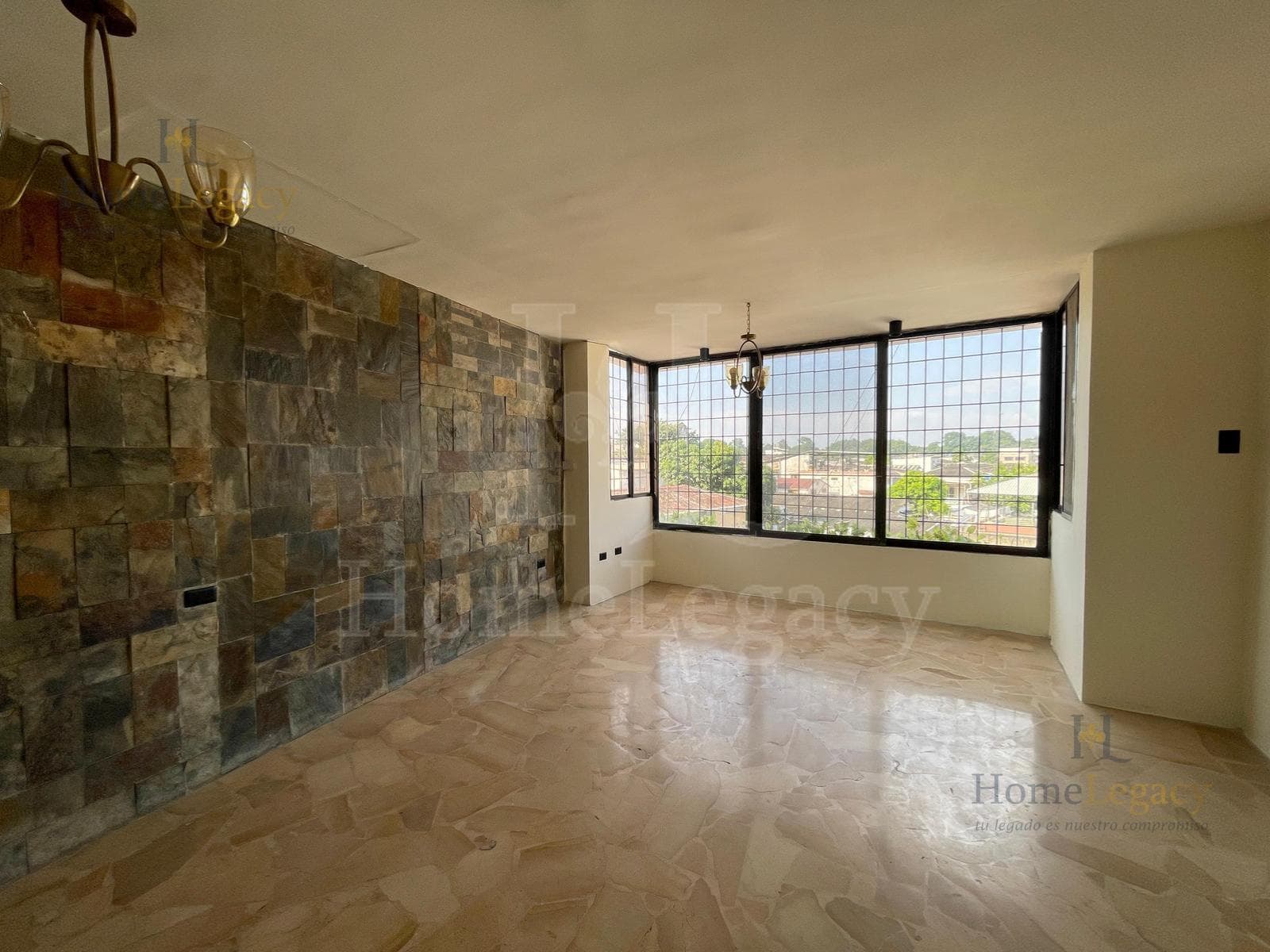 Venta de Departamento con 2 habitaciones en Urdesa Norte AK - 1