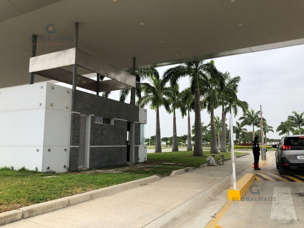 Alquiler de Terreno en el Norte de Durán en Av. Principal. Z.R - 1