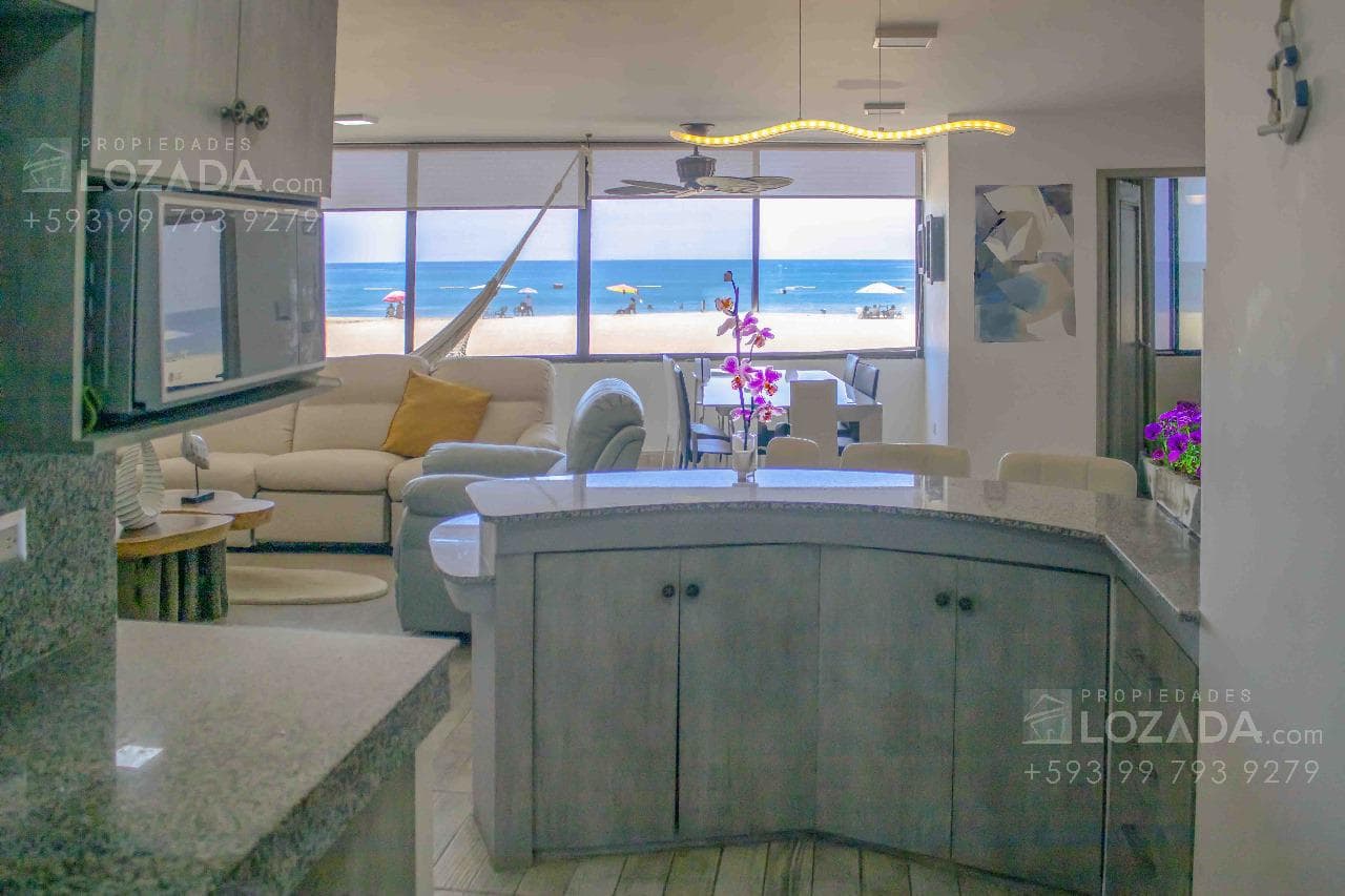 VENDO DEPARTAMENTO FRENTE AL MAR EN CHIPIPE SALIDA AL MAR - 1