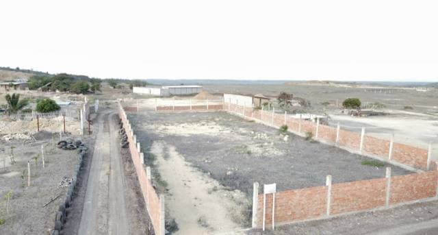 Vendo Terreno en Santa Elena de 1600 Mtr2 - 1