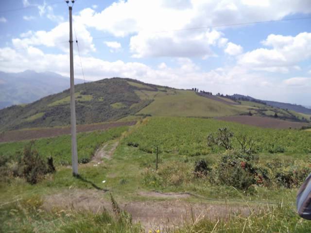 VENDO HERMOSA HACIENDO EN QUITO CHILLOGALLO