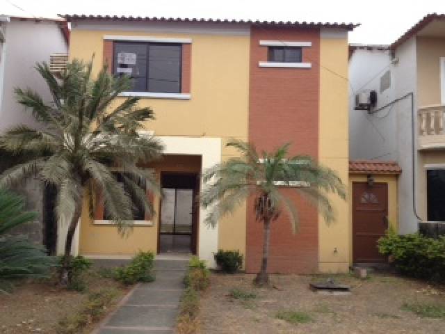 Vendo de oportunidad casa 2 plantas en Urbanización VILLA CLUB Etapa AURA.