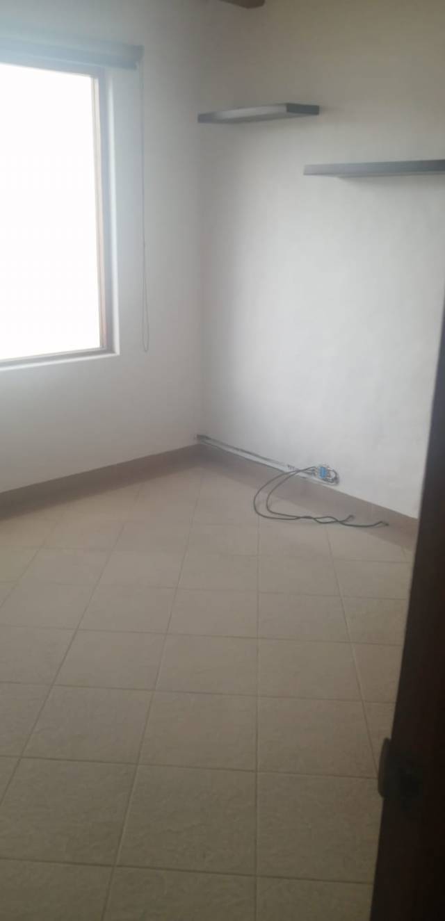 ARRIENDO CASA EN EL CONUNTO BULEVAR DE LAS ACACIAS, 4 HABITACIONES, 550 USD