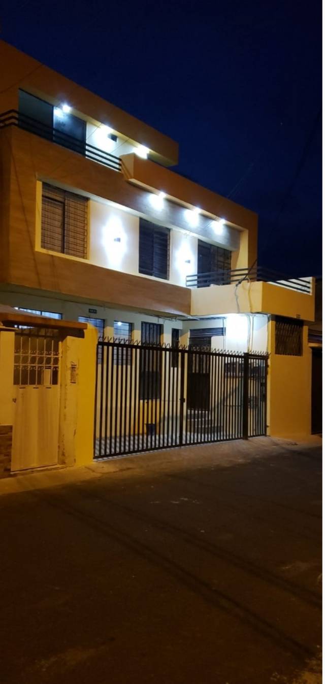 Vendo casa rentera Quito norte USD 169,000, 6 suites